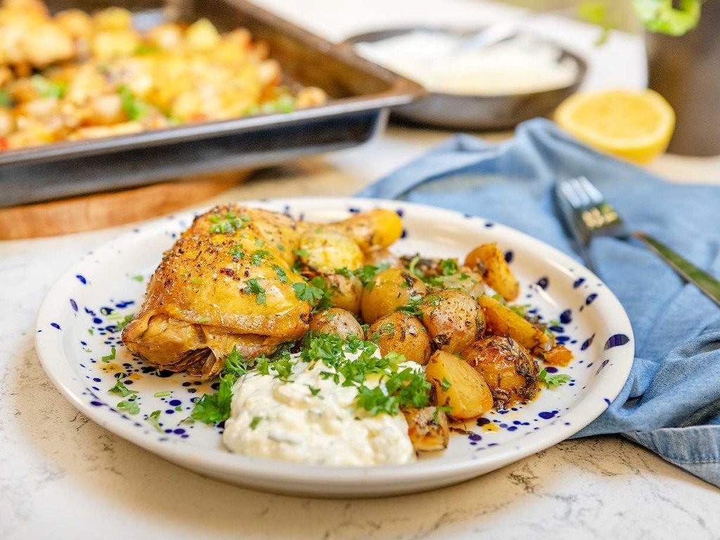 kyckling-och-potatis-i-ugn-med-kramig-sas.png