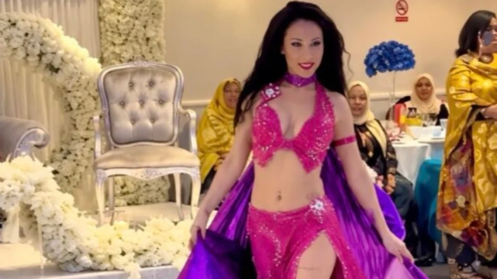 larisaia-xoreftria-belly-dance-londino