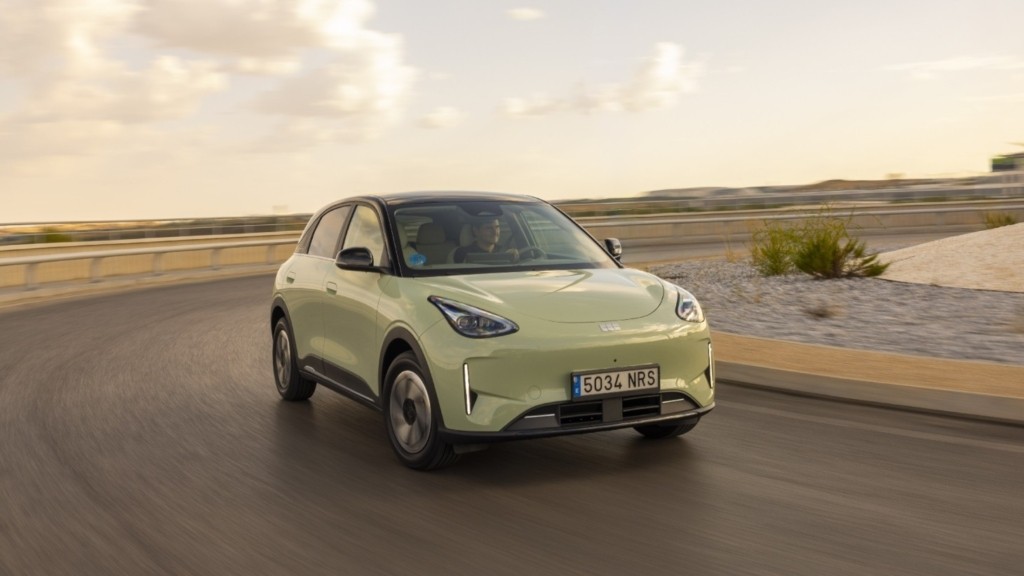 Geely-E2-1