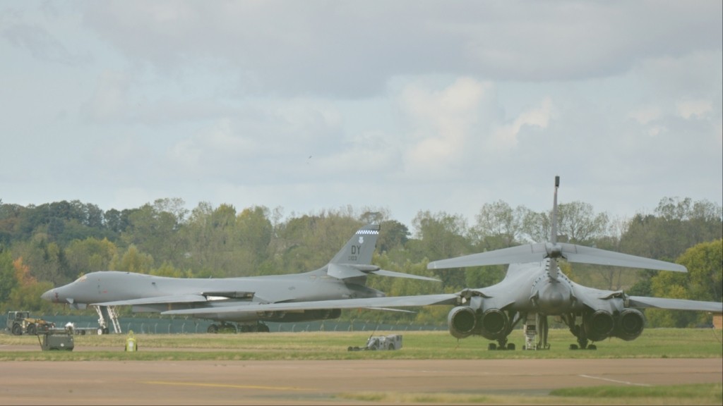 RAF Fairford bomber b1