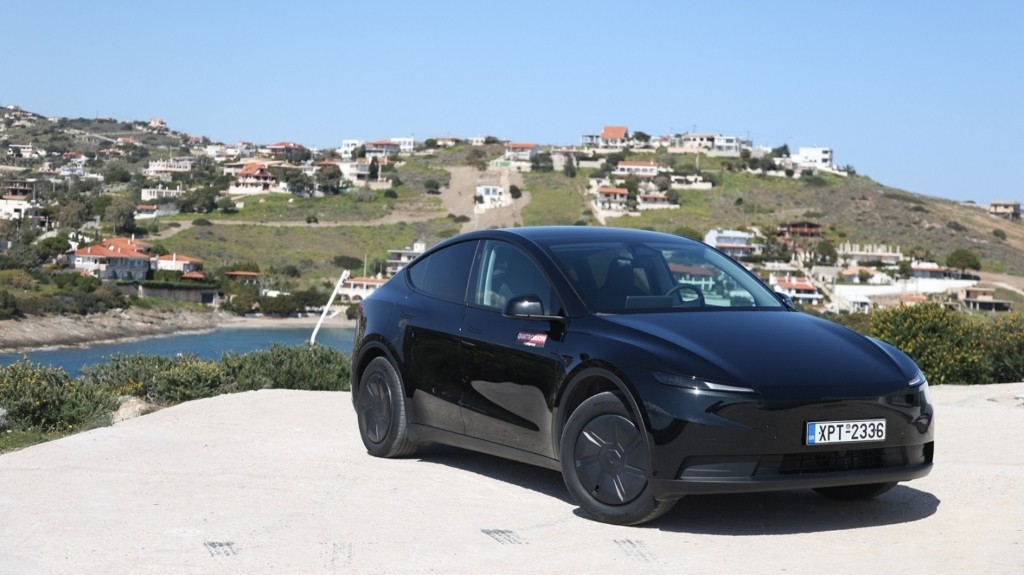 Tesla-Model-Y-Standard-RWD-10-of-102
