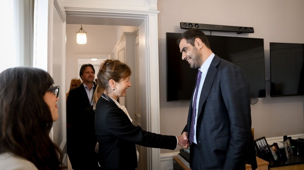 marinakis_dw_3010_1460-820_new