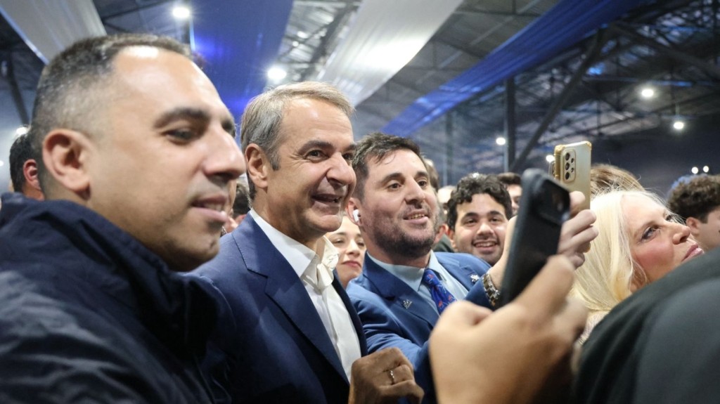 mitsotakis selfie nd – new